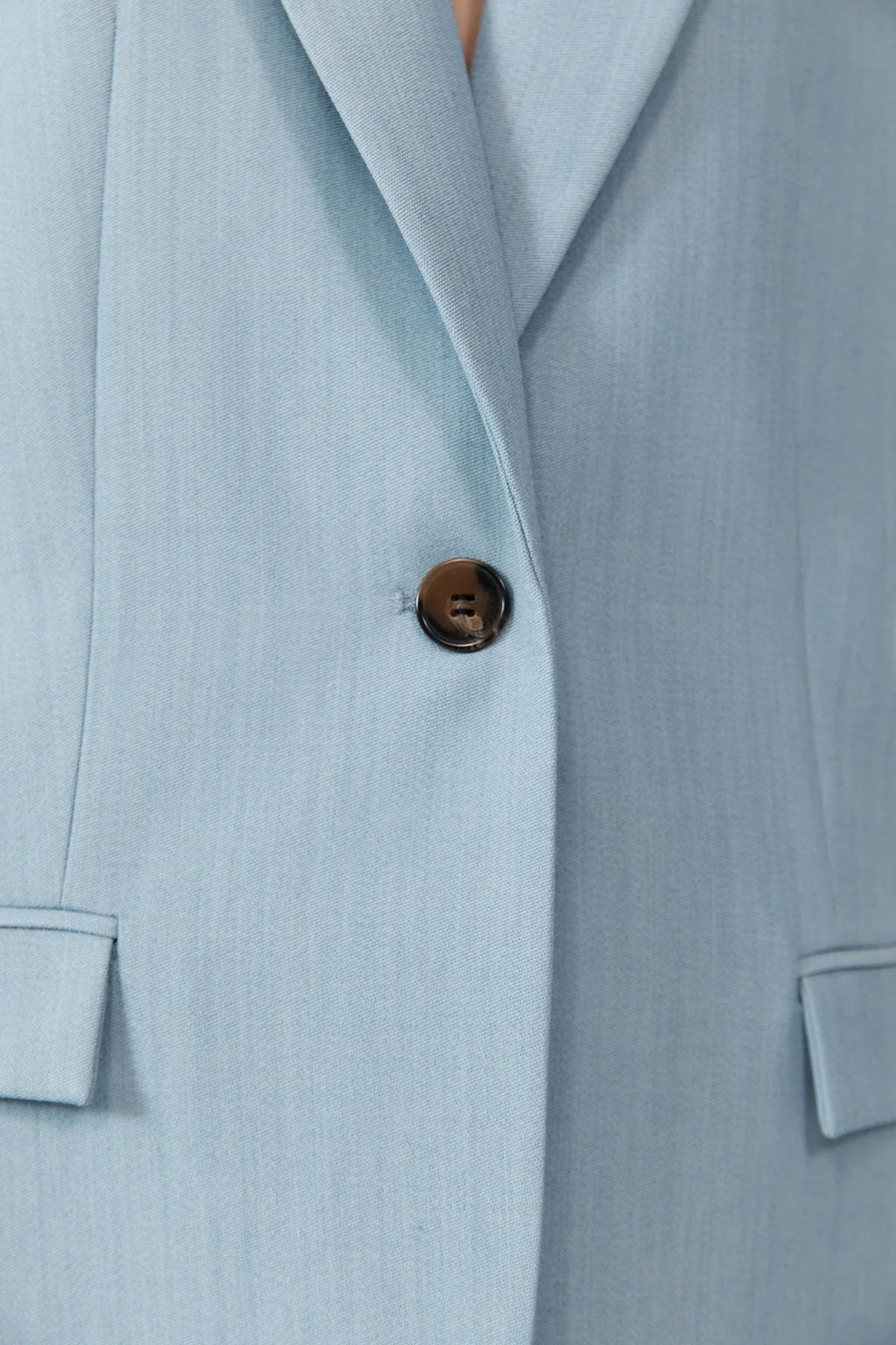 SINGLE BUTTON TAILORED BLAZER