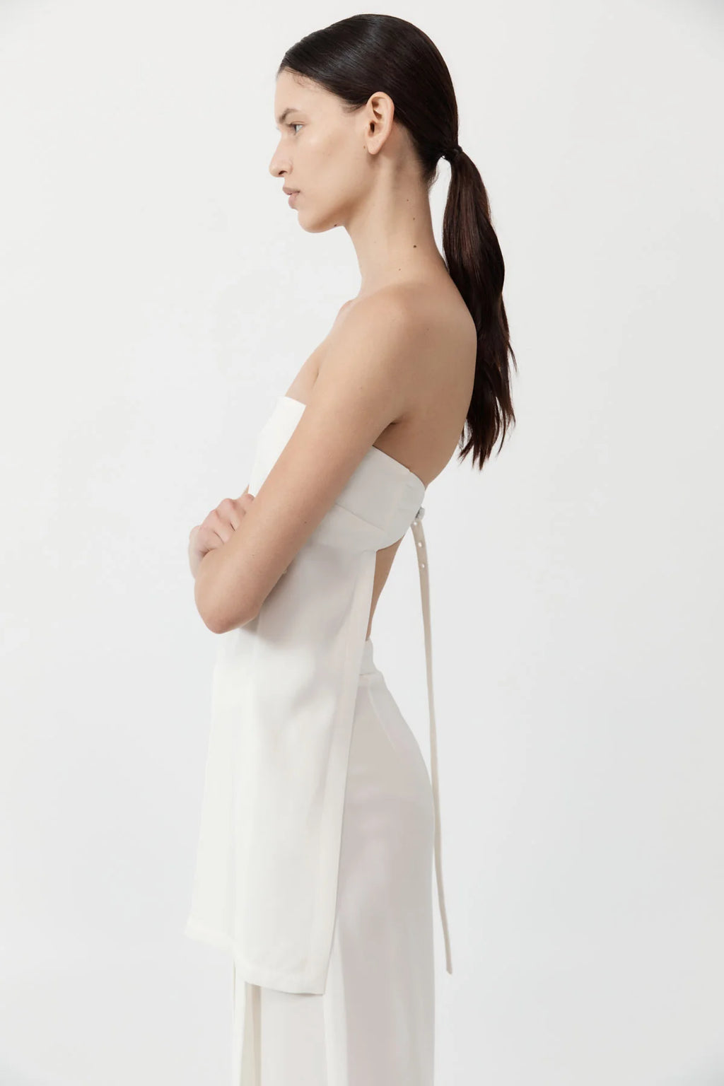 STRAPLESS BUCKLE BACK TOP OFF WHITE