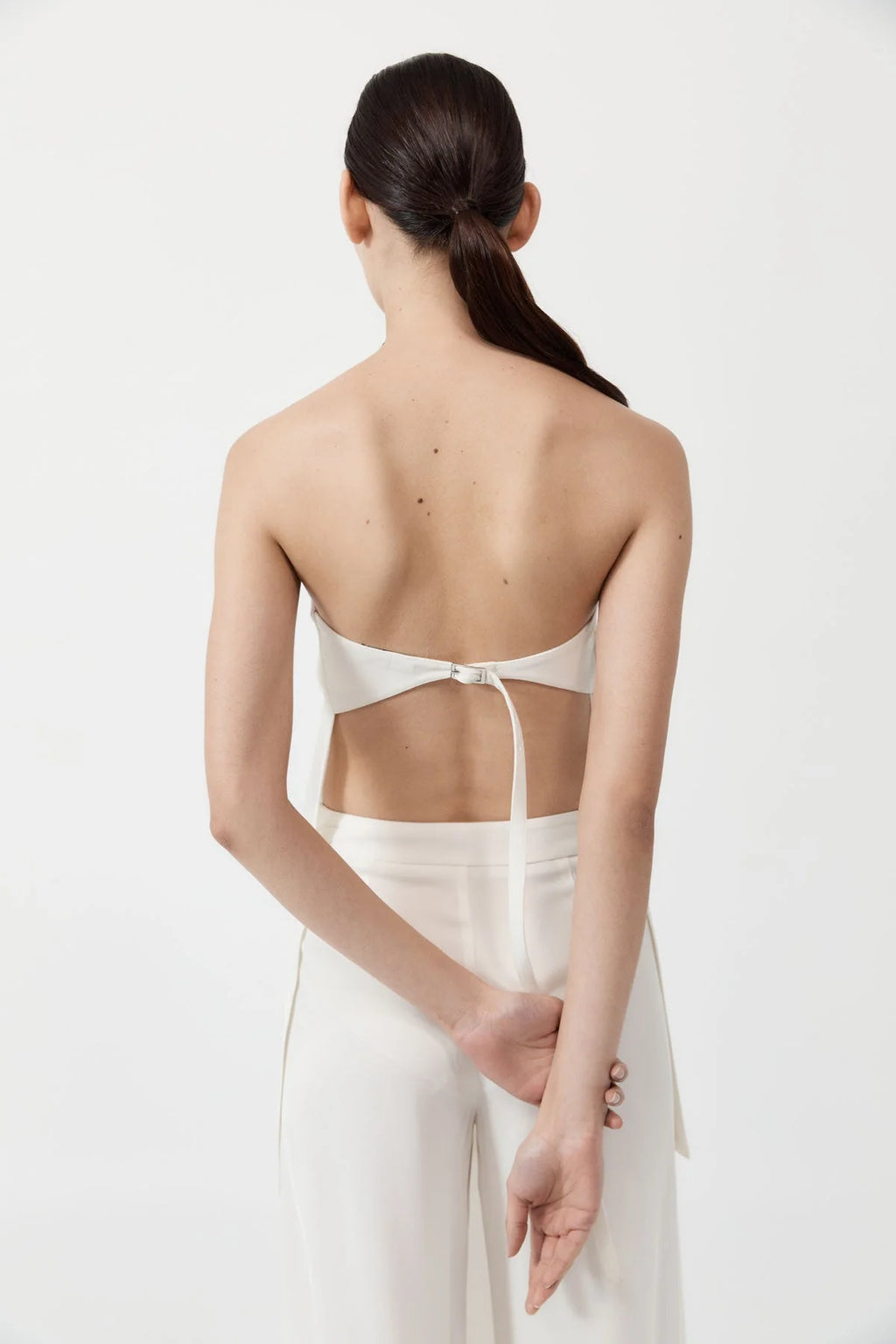 STRAPLESS BUCKLE BACK TOP OFF WHITE