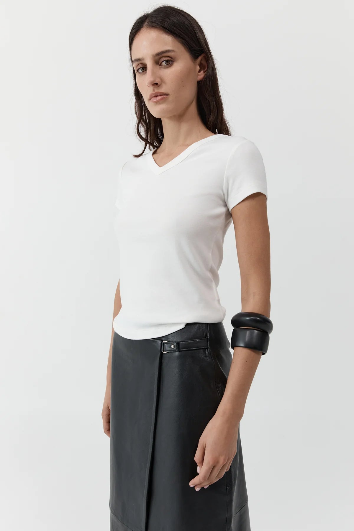 ORGANIC COTTON V NECK TEE WHITE