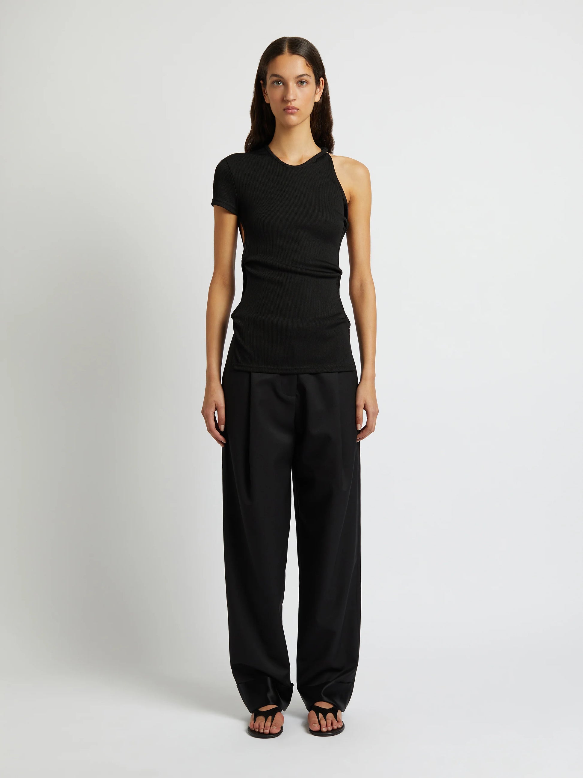 OPEN TWIST SIDE TEE BLACK