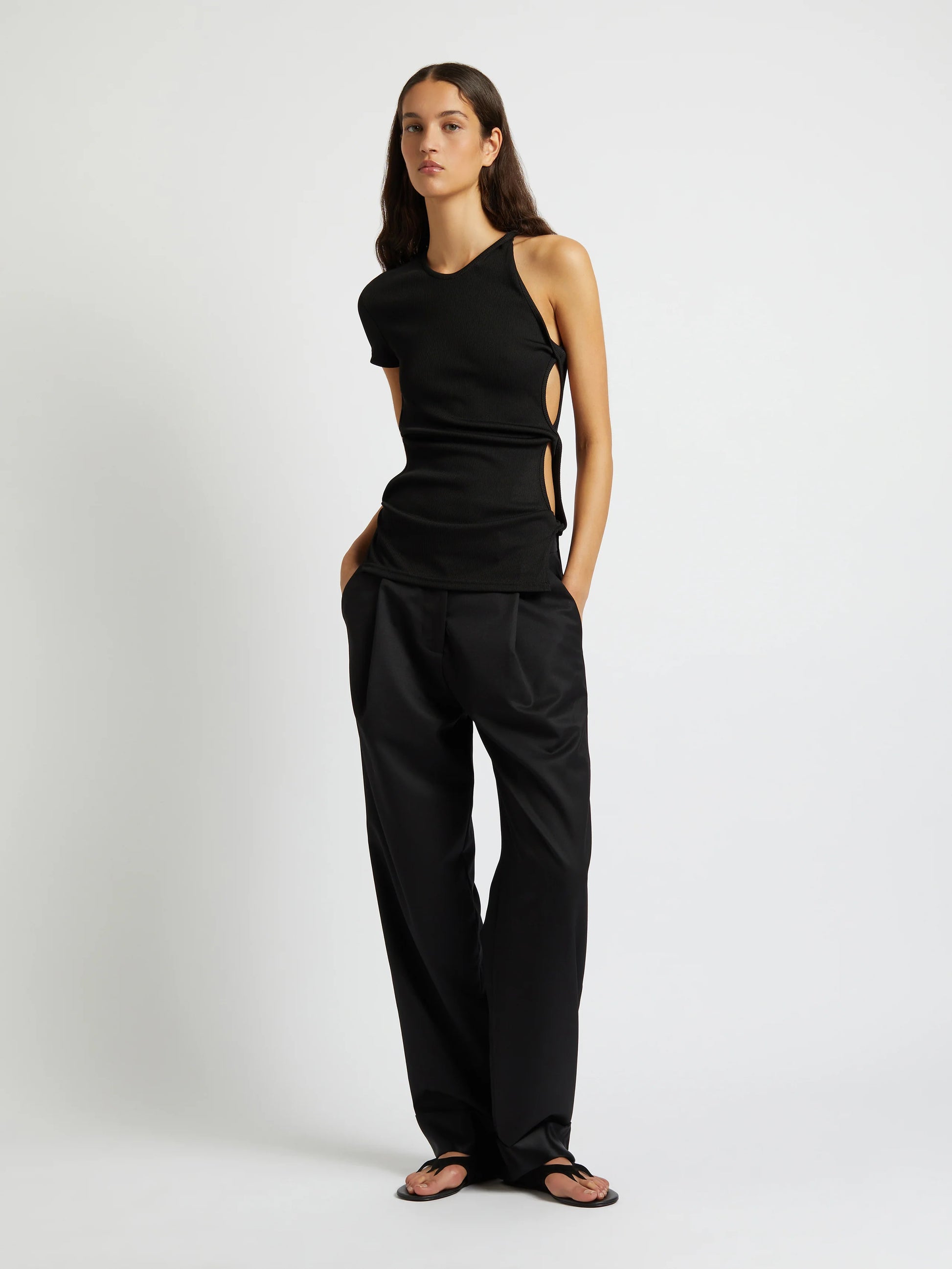 OPEN TWIST SIDE TEE BLACK