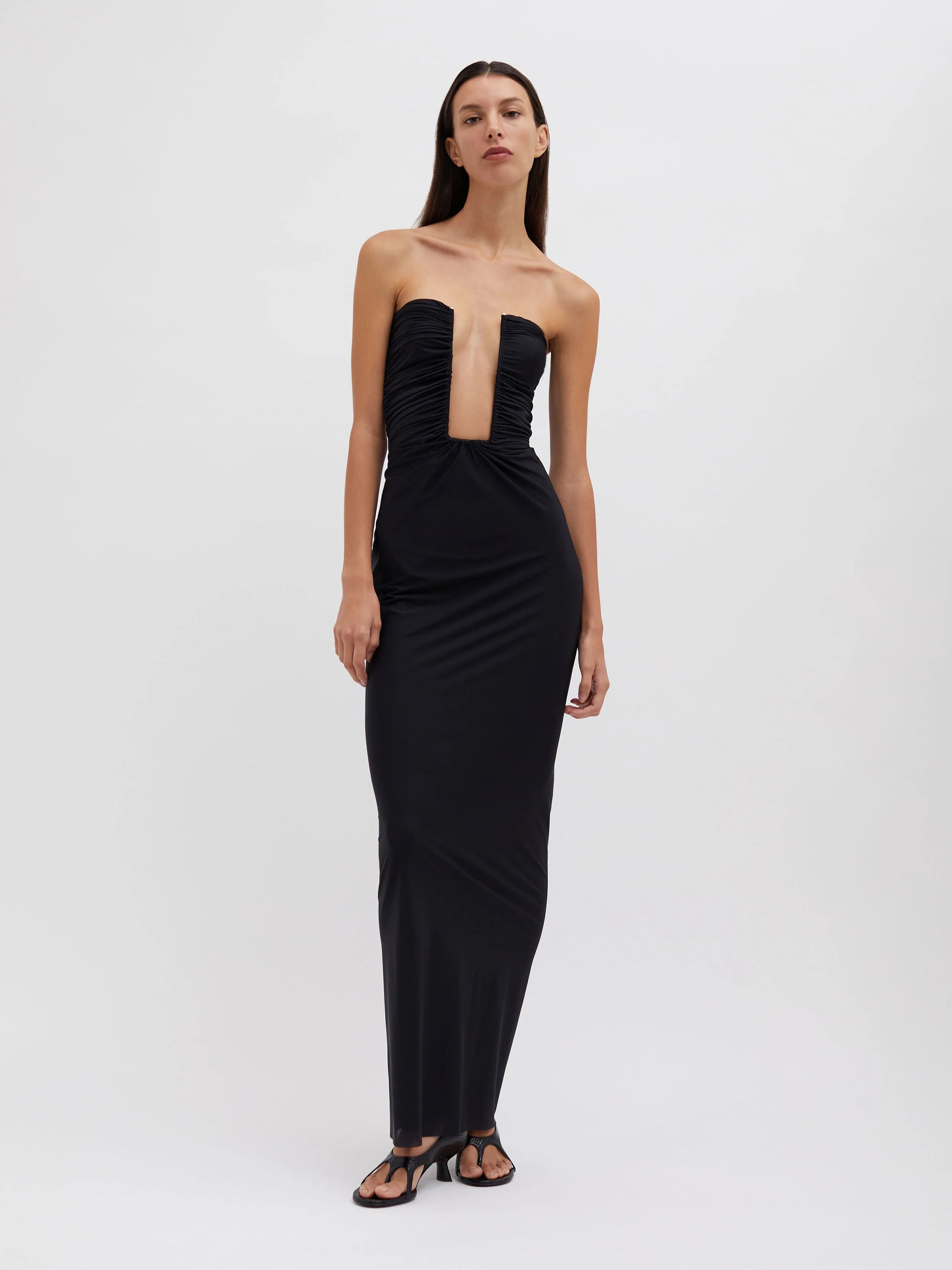 PLUNGE STRAPLESS COLUMN DRESS BLACK