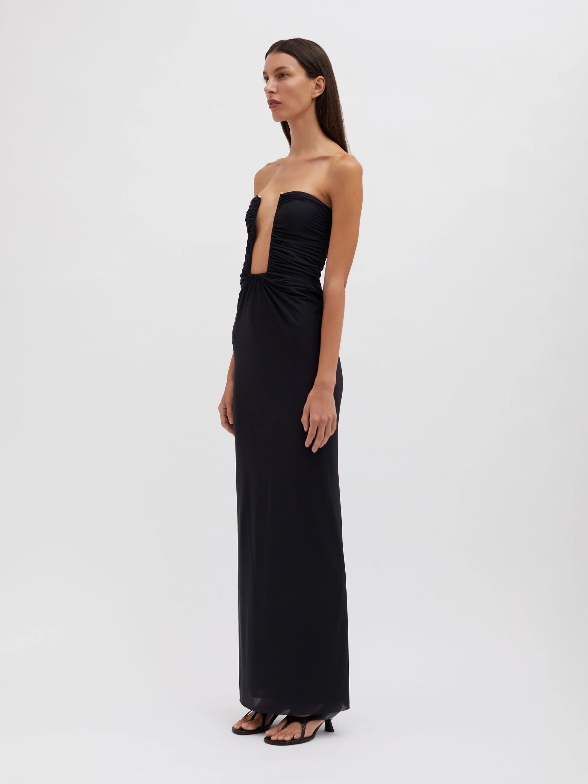 PLUNGE STRAPLESS COLUMN DRESS BLACK