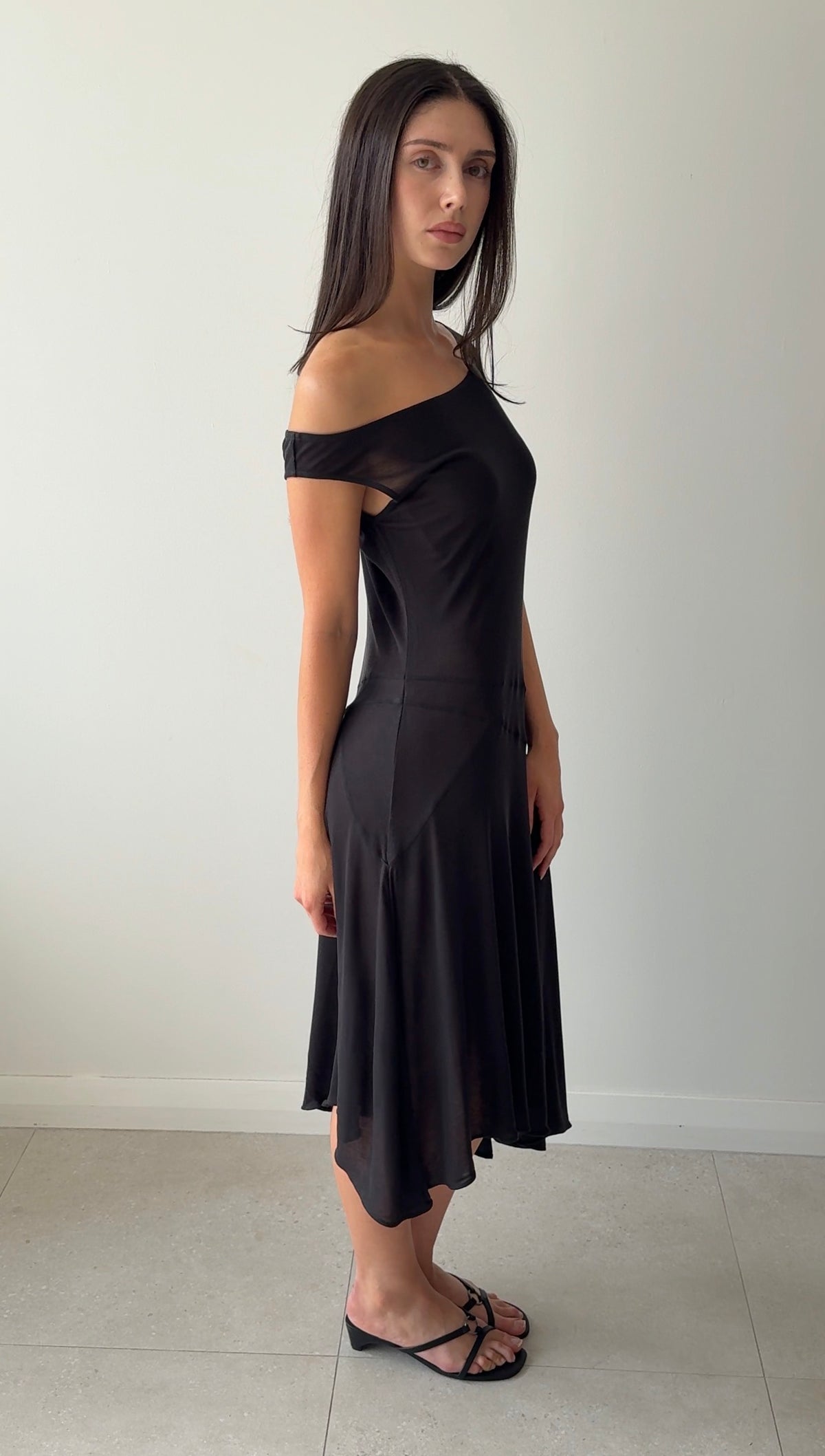 FINE JERSEY OFF SHOULDER DRESS