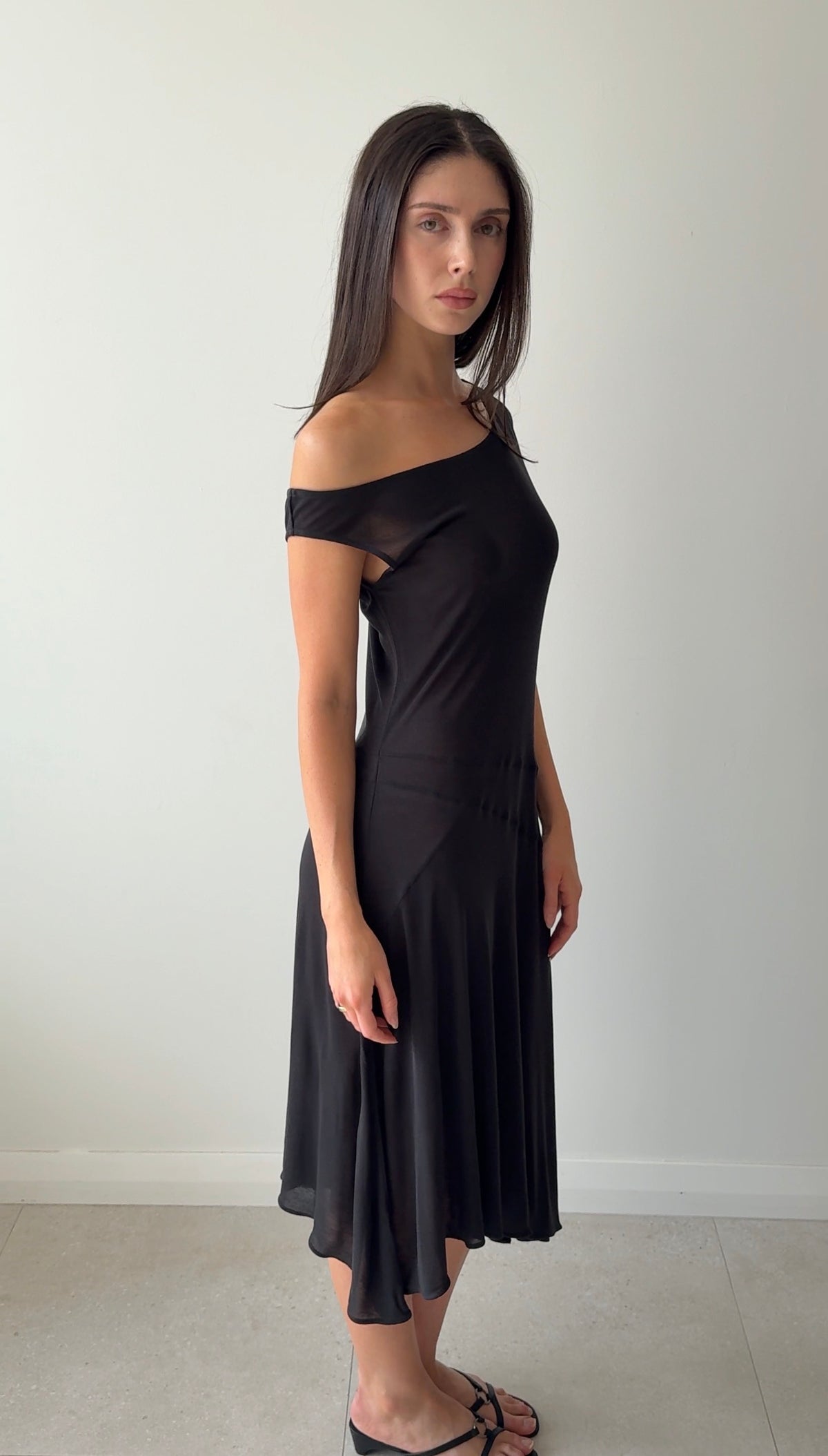 FINE JERSEY OFF SHOULDER DRESS