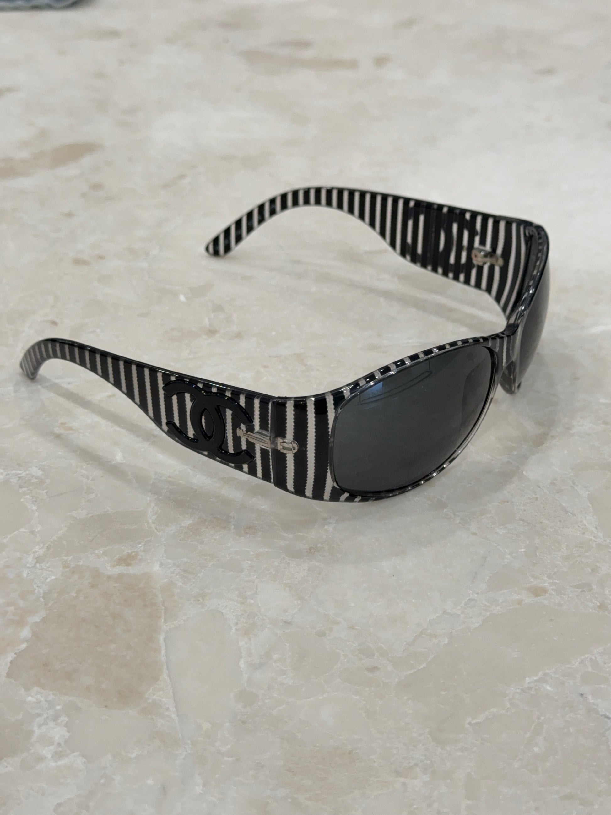 CHANEL SUNGLASSES BLACK STRIPE