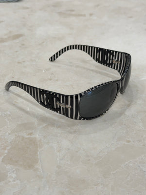CHANEL SUNGLASSES BLACK STRIPE