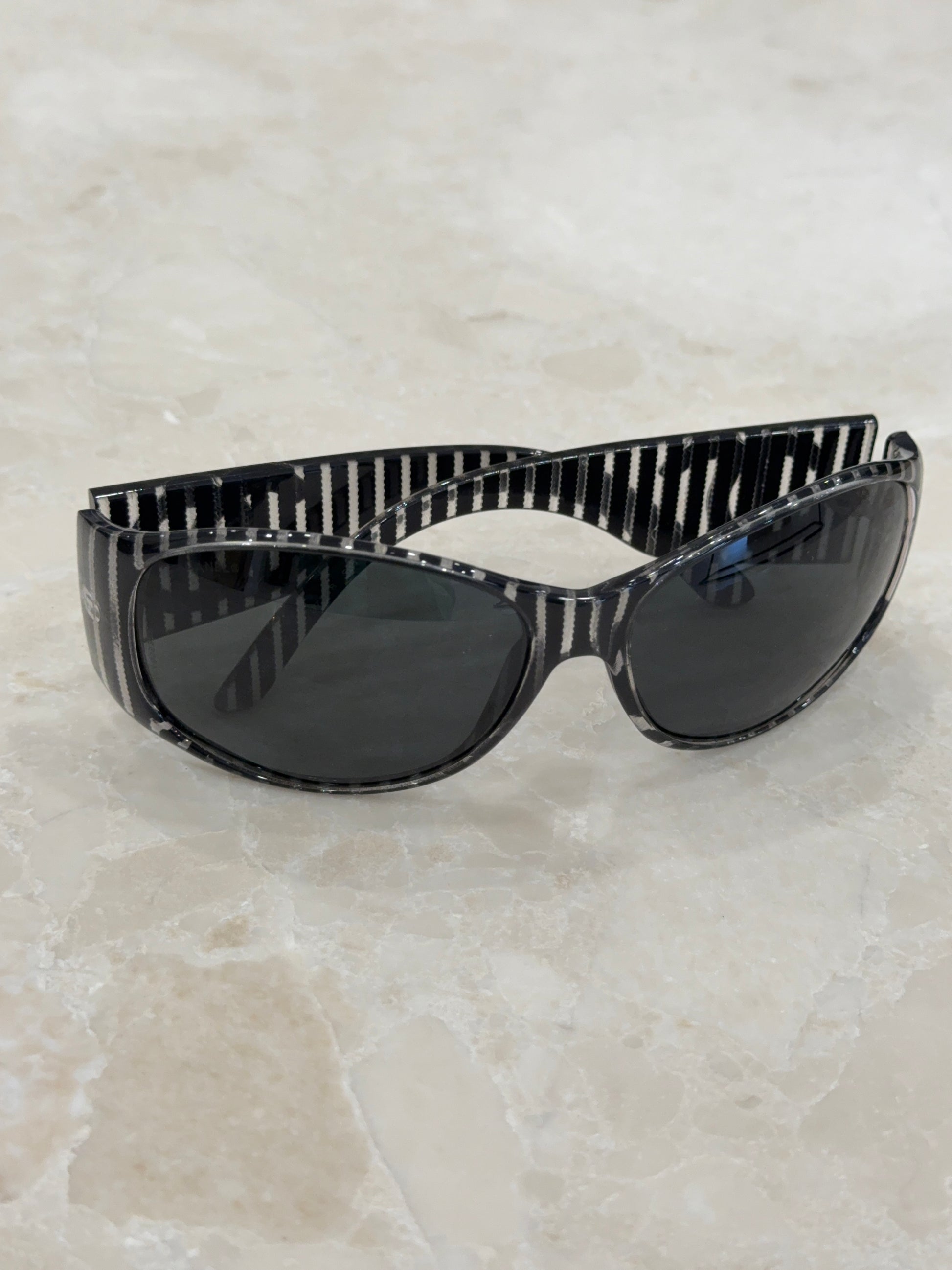 CHANEL SUNGLASSES BLACK STRIPE