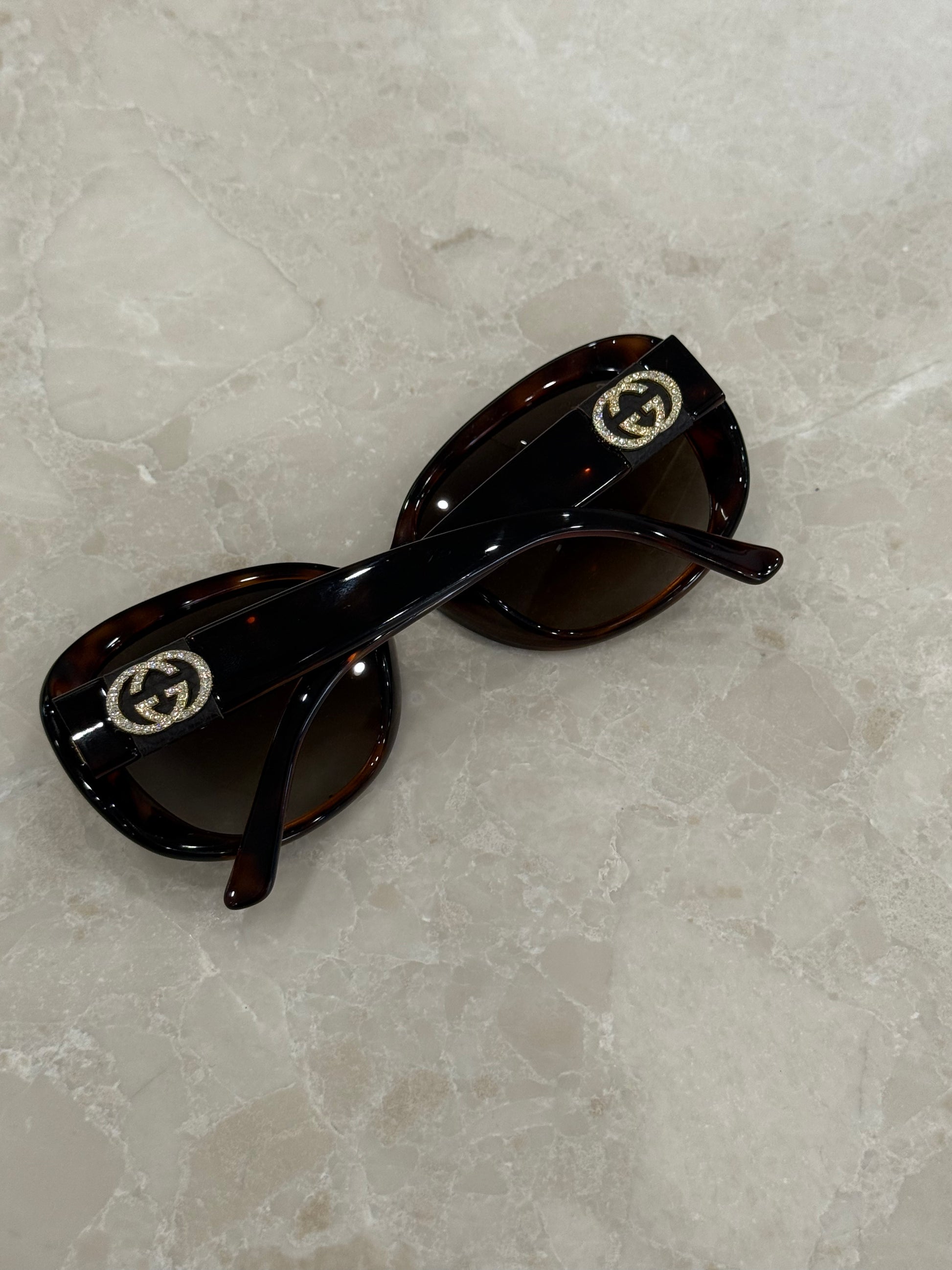 GUCCI INTERLOCKING SUNGLASSES