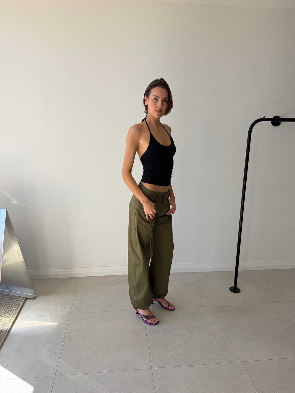 ISLA CINCH PANT DEEP OLIVE