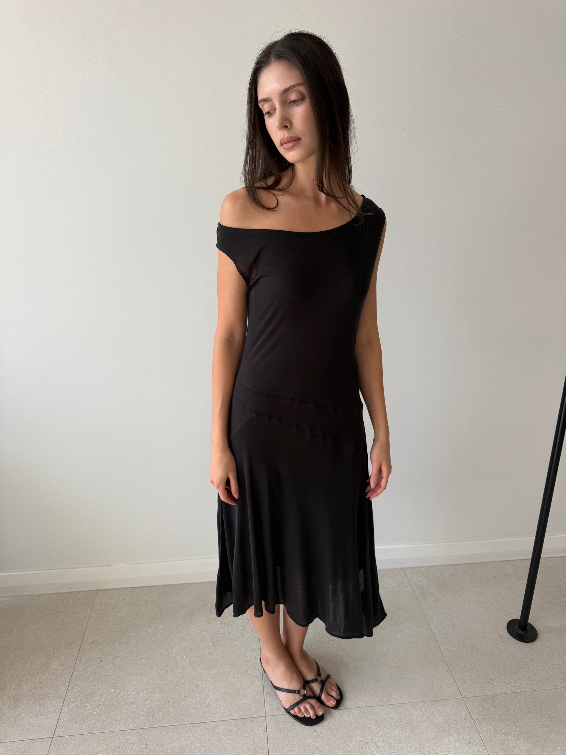 FINE JERSEY OFF SHOULDER DRESS