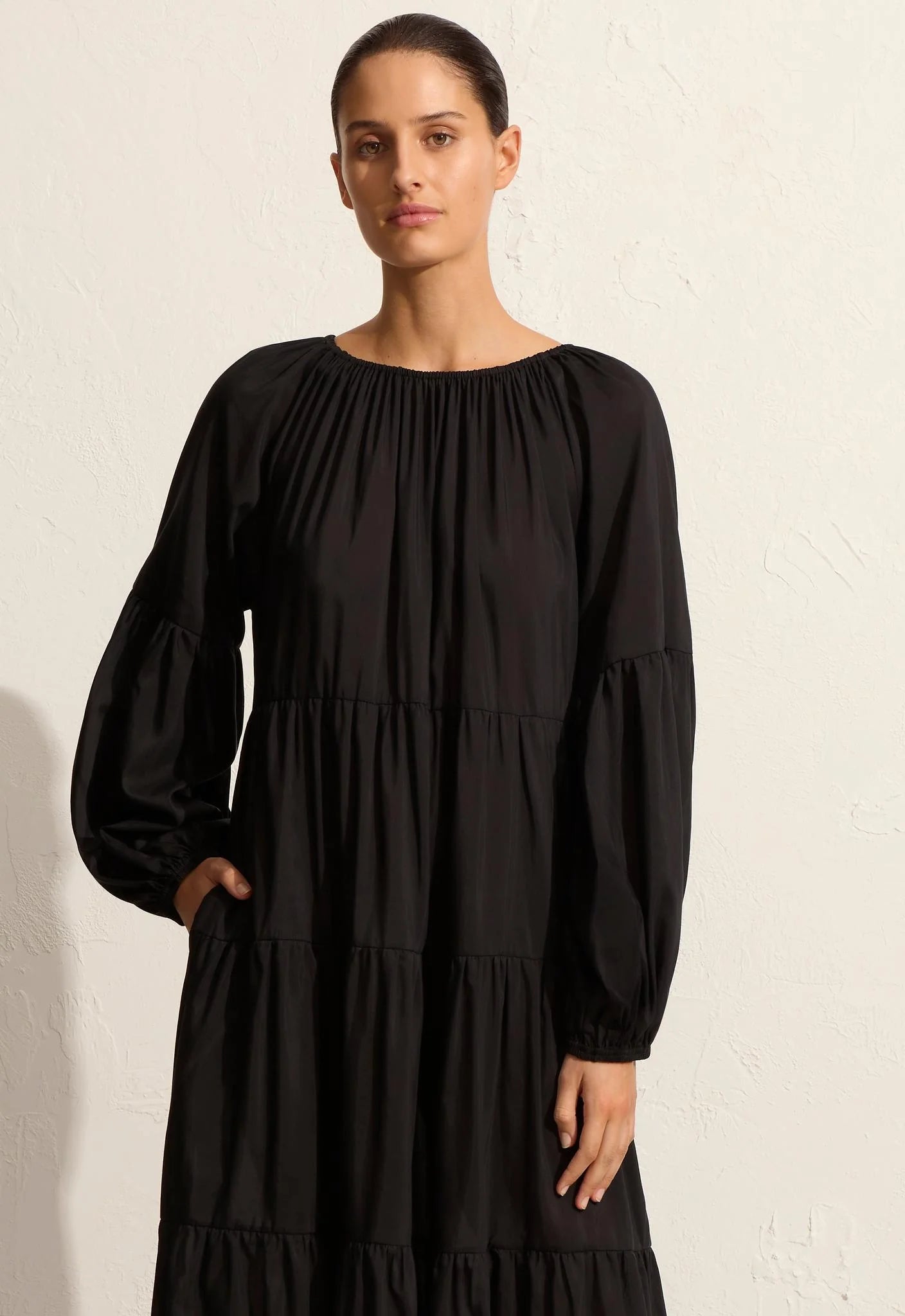 VOLUMINOUS TIERED DRESS BLACK