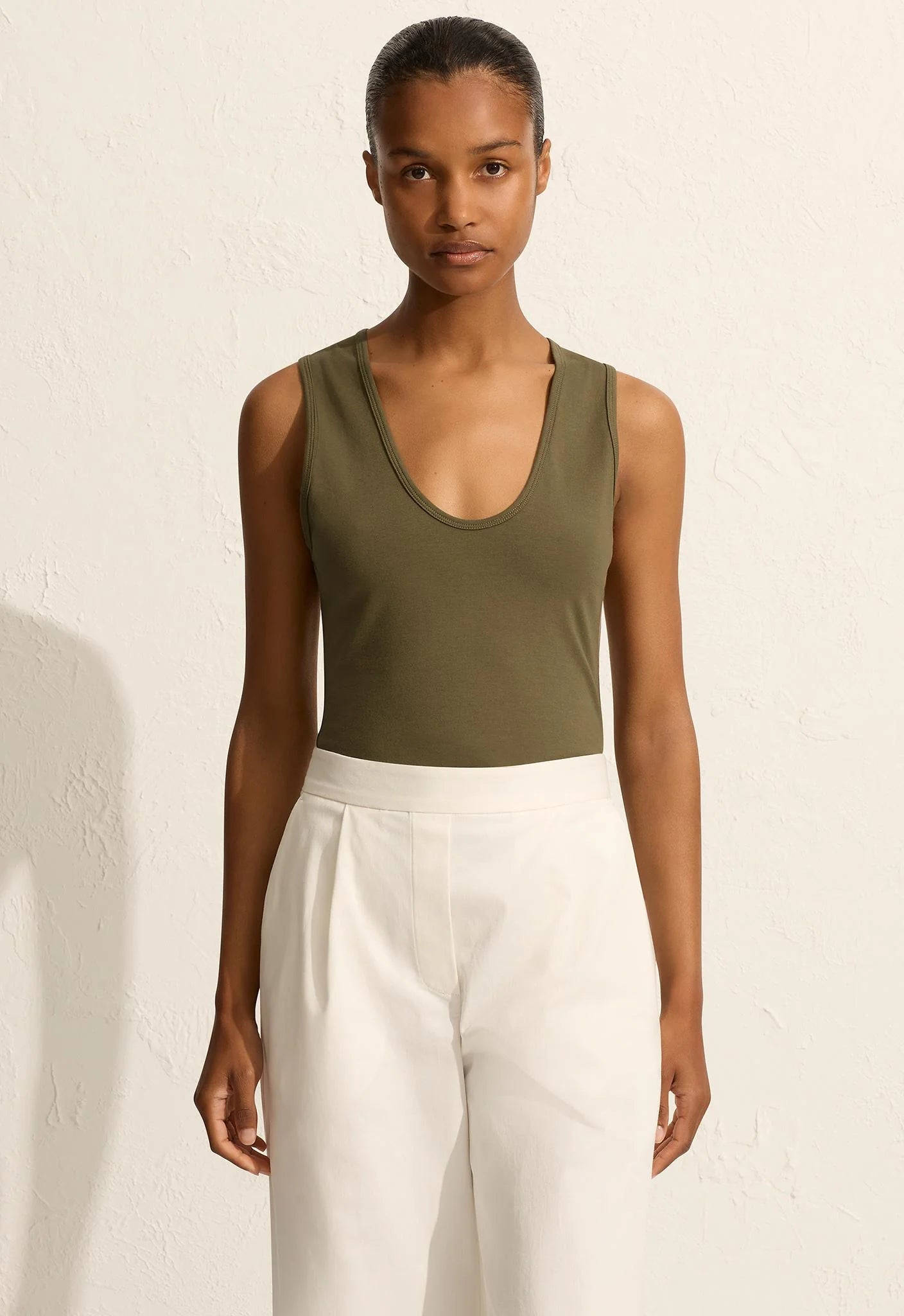 DEEP U TANK OLIVE