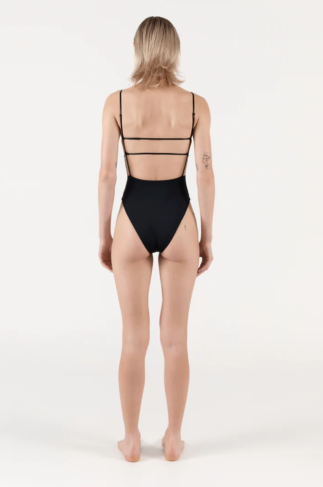 DITA ONE PIECE BLACK