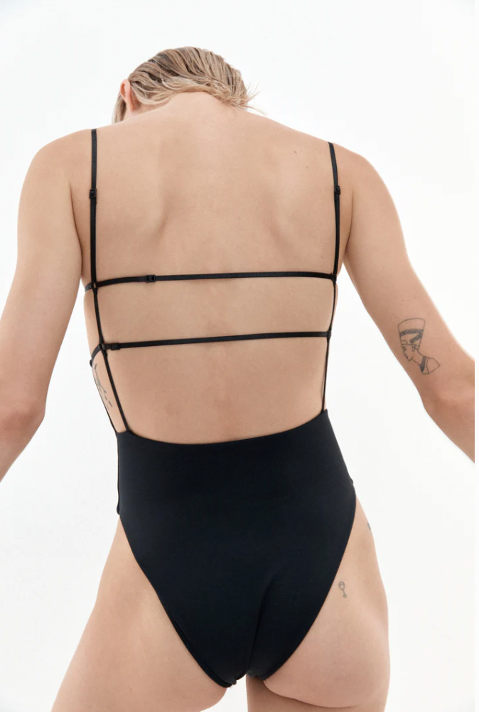 DITA ONE PIECE BLACK