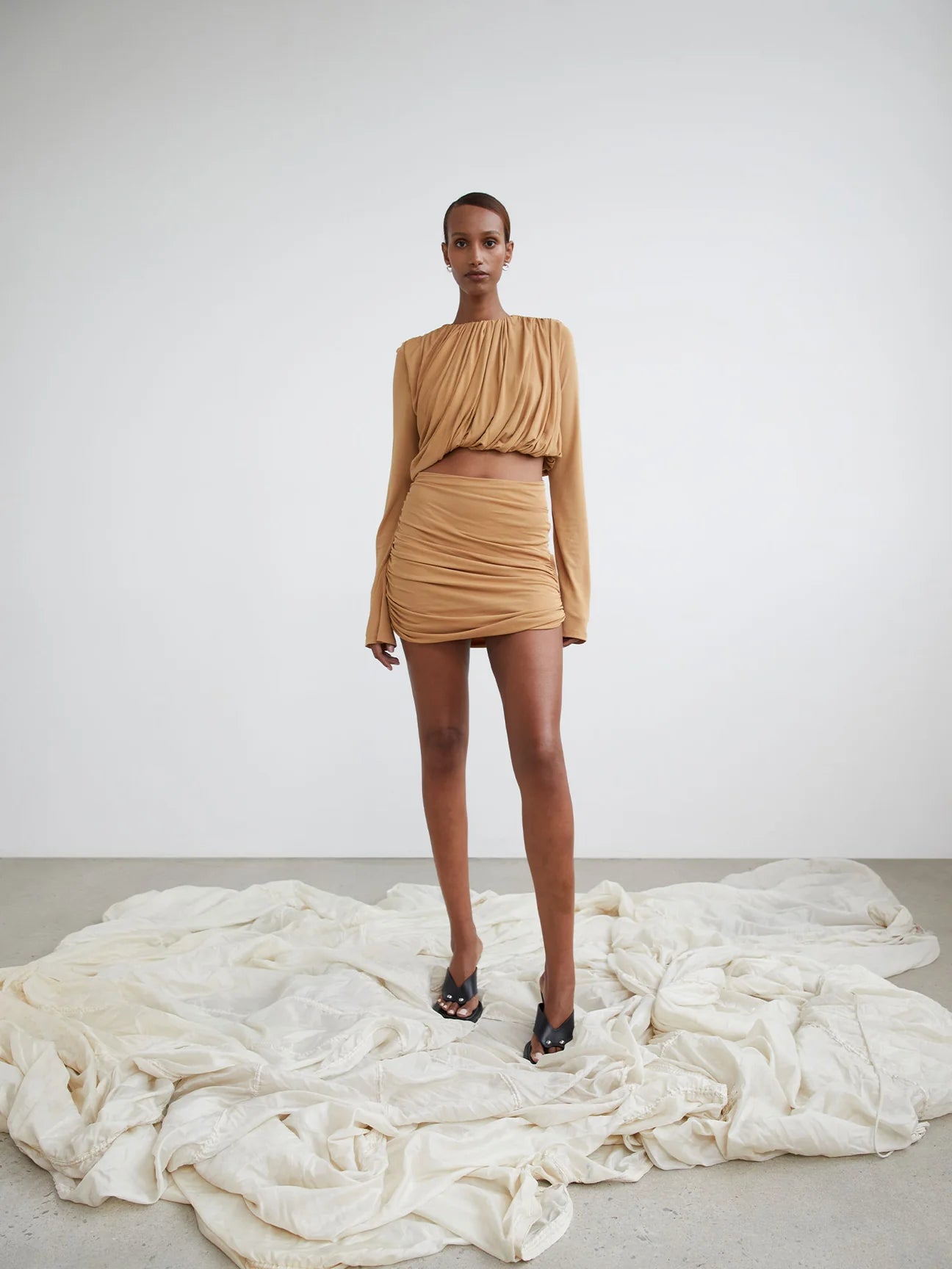 08 VAL MINI SKIRT ALMOND