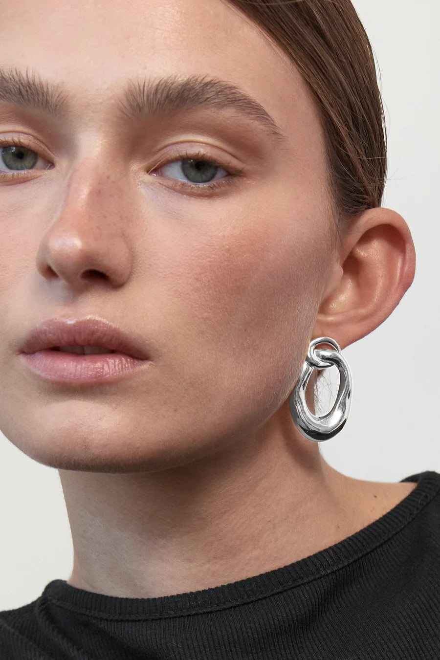 VOYAGE DOORKNOCKER EARRINGS SILVER